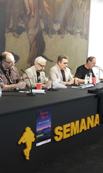 Por la izquierda, Rubn Vega, Armando Lpez Salinas, Alejandro Gallo y Benigno Delmiro, durante la mesa redonda. [Foto: ngel Gonzlez]
