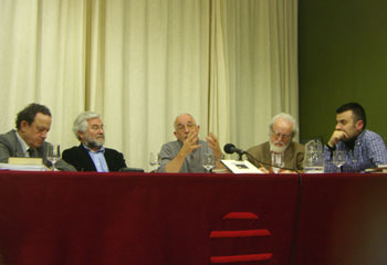 Francisco Caño, Jaime Ruiz Reig, Francisco Faraldo, Rafael Hernández y Benjamín Gutiérrez presentando el libro Asociación Amigos de Mieres (foto Toni Gutiérrez) Francisco Caño, Jaime Ruiz Reig, Francisco Faraldo, Rafael Hernández y Benjamín Gutiérrez presentando el libro Asociación Amigos de Mieres (foto Toni Gutiérrez)