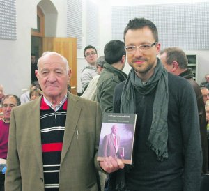 De izquierda a derecha, Manuel Garc�a Valle, 'Jos� el gallegu', Jorge Mu�iz y Benjam�n Guti�rrez, ayer, en La Lila. [Foto: Jos� vallina]