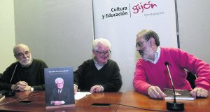 Francisco Prado Alberdi, Jos� Manuel Nebot y Francisco Erice, ayer, durante la presentaci�n en el Antiguo Instituto. [Foto: Bilbao]