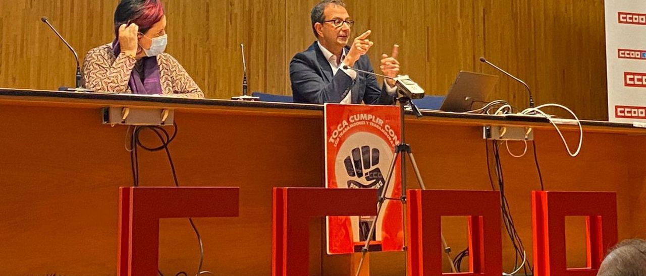Beatriz Egido y Fernando Rubiera, en la jornada celebrada en el campus de Mieres Beatriz Egido y Fernando Rubiera, en la jornada celebrada en el campus de Mieres