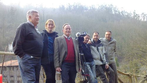 El equipo de �Documentos TV� con �Pity� y Severino Arias [Foto: Documentos TV]