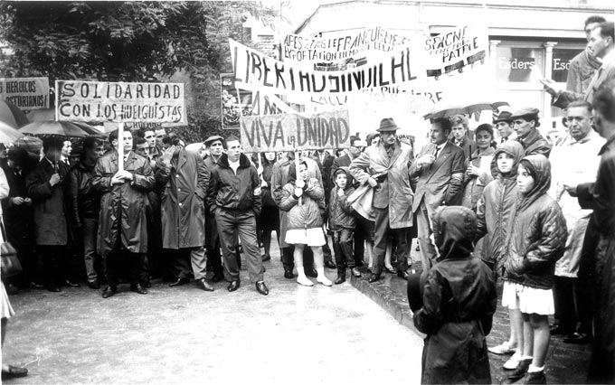 Concentraci�n en Bruselas en solidaridad con las huelgas de 1962. (Archivo Fundaci�n 1� de Mayo)
