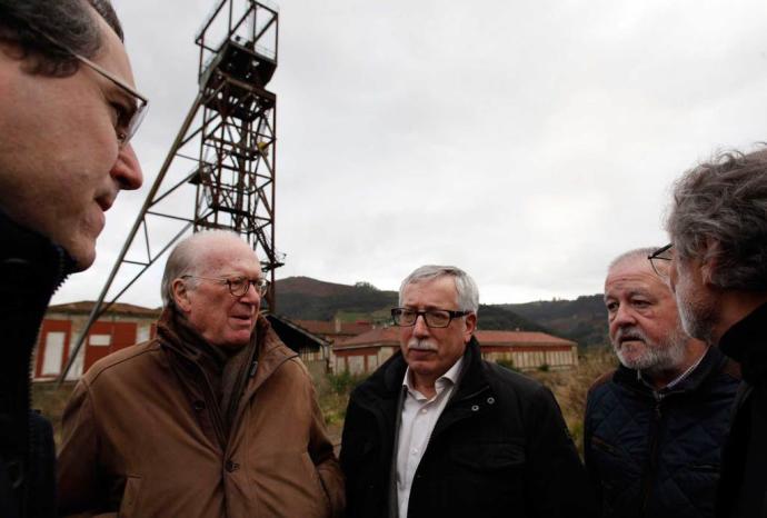 Por la izquierda, Fernando Couto, Nicol�s Sartorius, Ignacio Fern�ndez Toxo, Antonio Pino y Fernando Lezcano. [Foto: �ngel Gonz�lez]